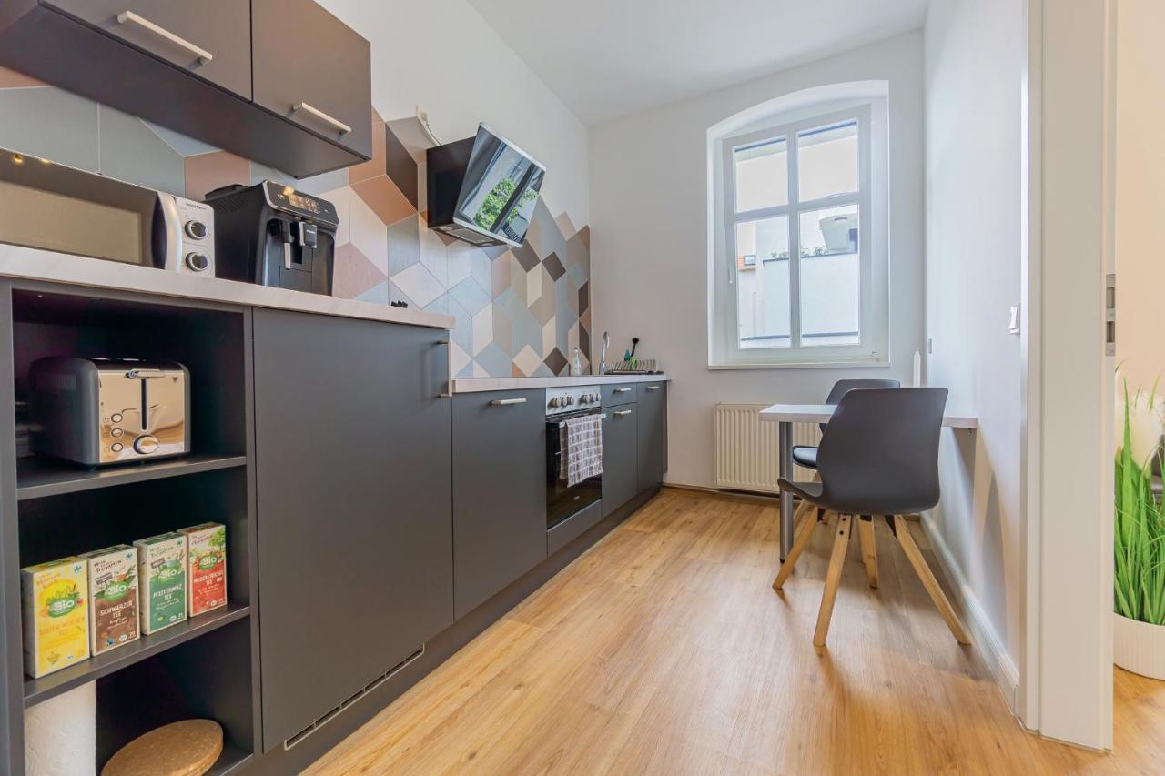 Modernes Apartment - Zentral, Ruhig, Wlan, Netflix, Kueche, Schreibtisch, Parkplatz, Waschtrockner كوتبوس المظهر الخارجي الصورة