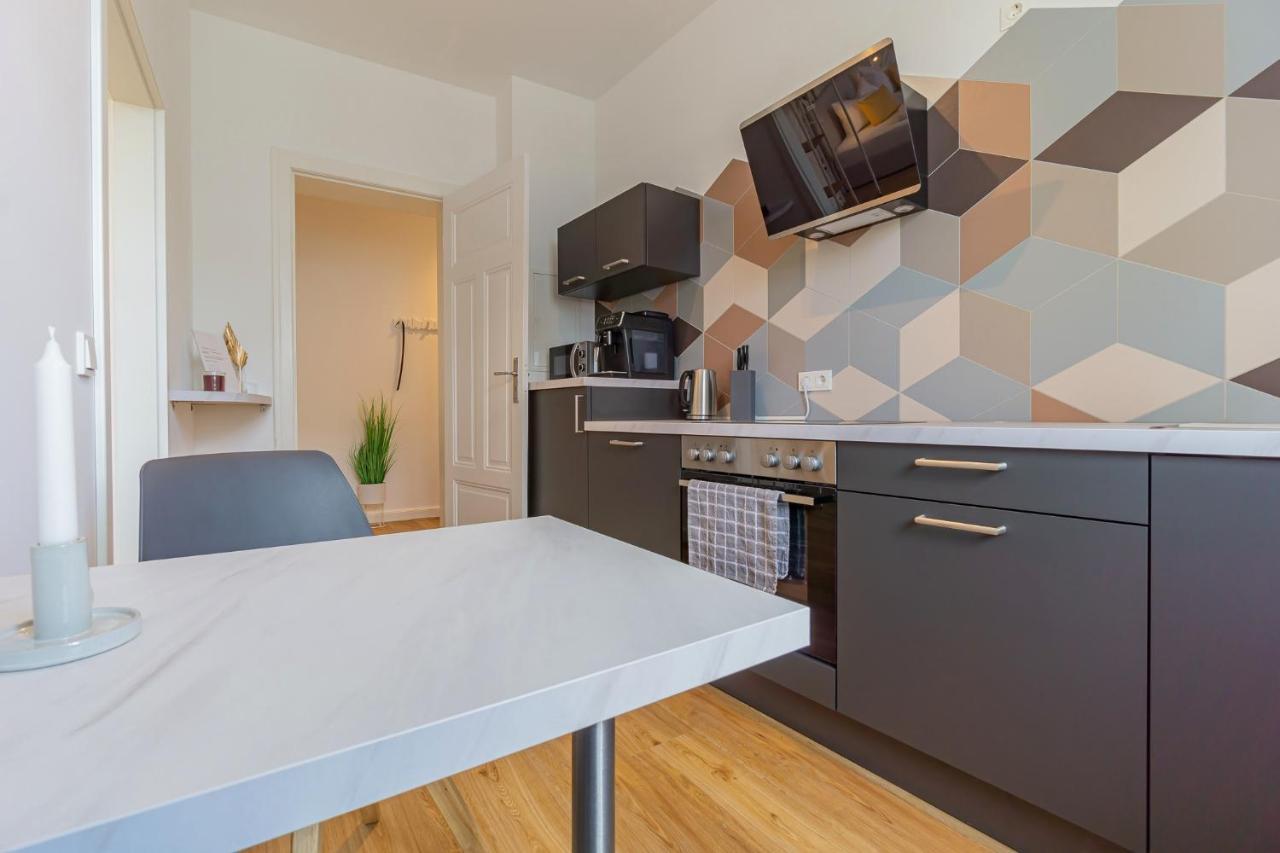 Modernes Apartment - Zentral, Ruhig, Wlan, Netflix, Kueche, Schreibtisch, Parkplatz, Waschtrockner كوتبوس المظهر الخارجي الصورة