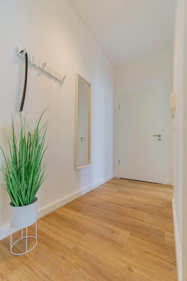 Modernes Apartment - Zentral, Ruhig, Wlan, Netflix, Kueche, Schreibtisch, Parkplatz, Waschtrockner كوتبوس المظهر الخارجي الصورة